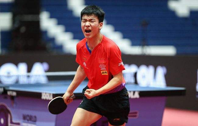 泾渭分明的 泾渭分明的